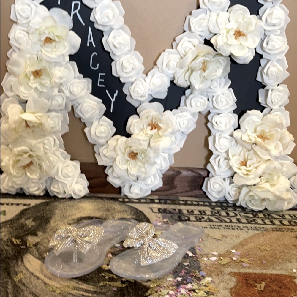 Clear rhinestone bow flip flop